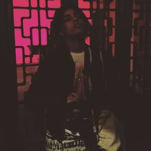 Meet your Posher, Rayza